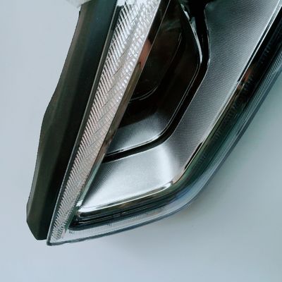 60*30*25 S5用のガラスの自動車部品 左/右ヘッドライト 耐久性構造