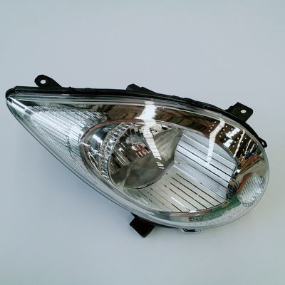 OE番号 4121100/200U8010/8050 JAC J3ヘッドライトのための暖かい白い自動車部品