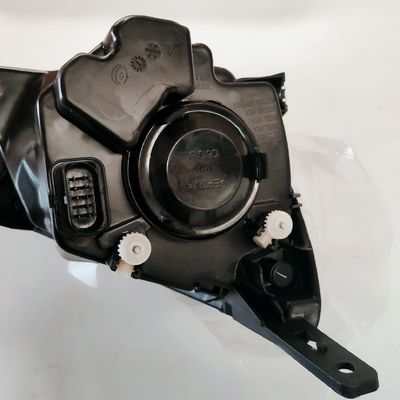左正面ヘッドライト OE番号 4121100U8260 2010-JAC J3 後置品